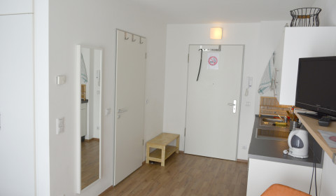 Küche - Eingangsbereich - Apartment Sattlerstr für 1-2 Personen